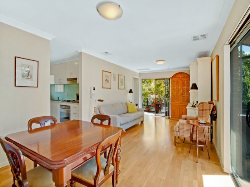 2/85 Pittwater Road, Hunters Hill Sold by Cassidy Real Estate - image 1