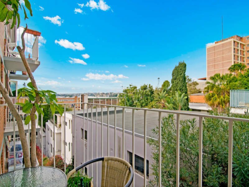 12/8 Wylde Street, Potts Point Sold by Cassidy Real Estate - image 1