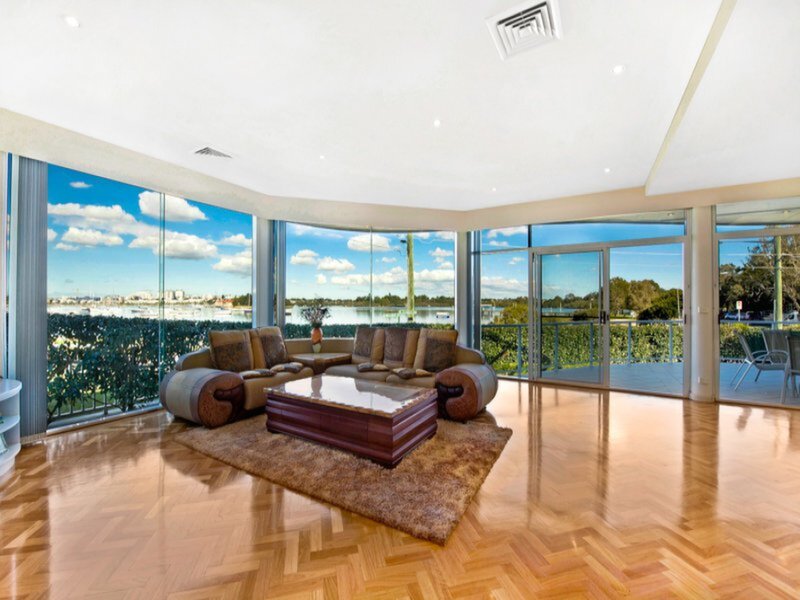 111 Waterview Street, Putney Sold by Cassidy Real Estate - image 1