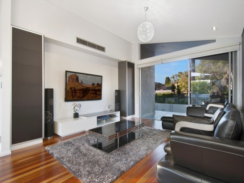 9 Wade Street, Putney Sold by Cassidy Real Estate - image 1