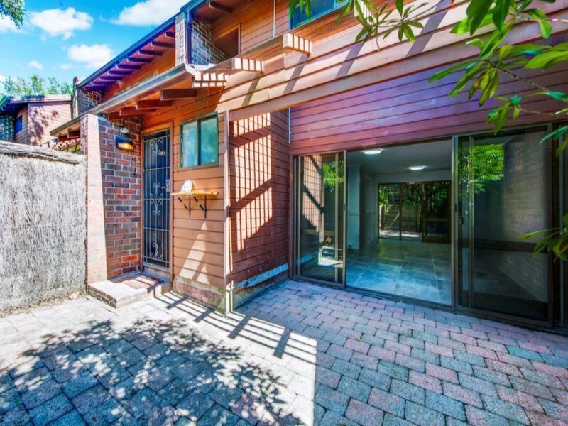 6/2 Trafalgar Place, Marsfield Sold by Cassidy Real Estate - image 1