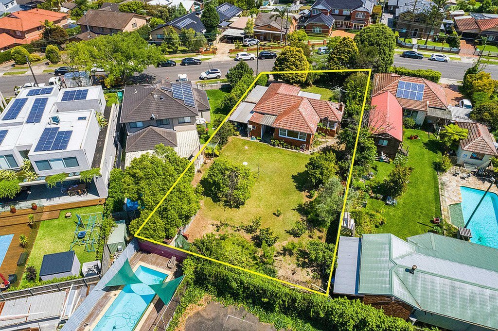 92 Tennyson Road, Tennyson Point Sold by Cassidy Real Estate - image 1