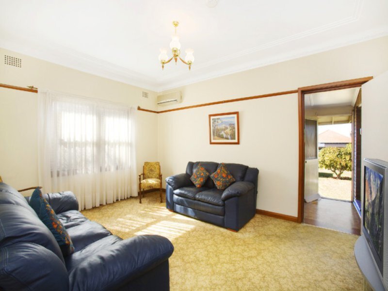 14 Douglas Street, Putney Sold by Cassidy Real Estate - image 1