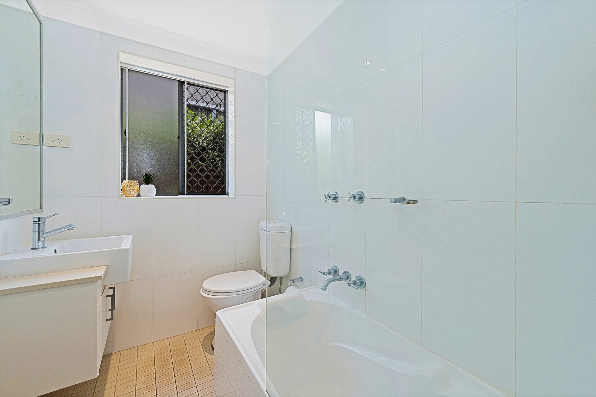 10/18 Pittwater Road, Gladesville Sold by Cassidy Real Estate - image 1