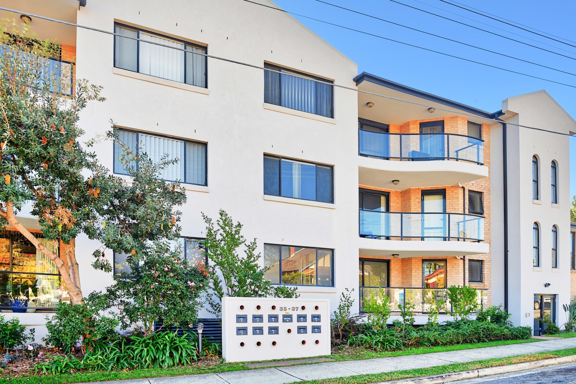 4/35 Ashburn Place, Gladesville Sold by Cassidy Real Estate - image 1