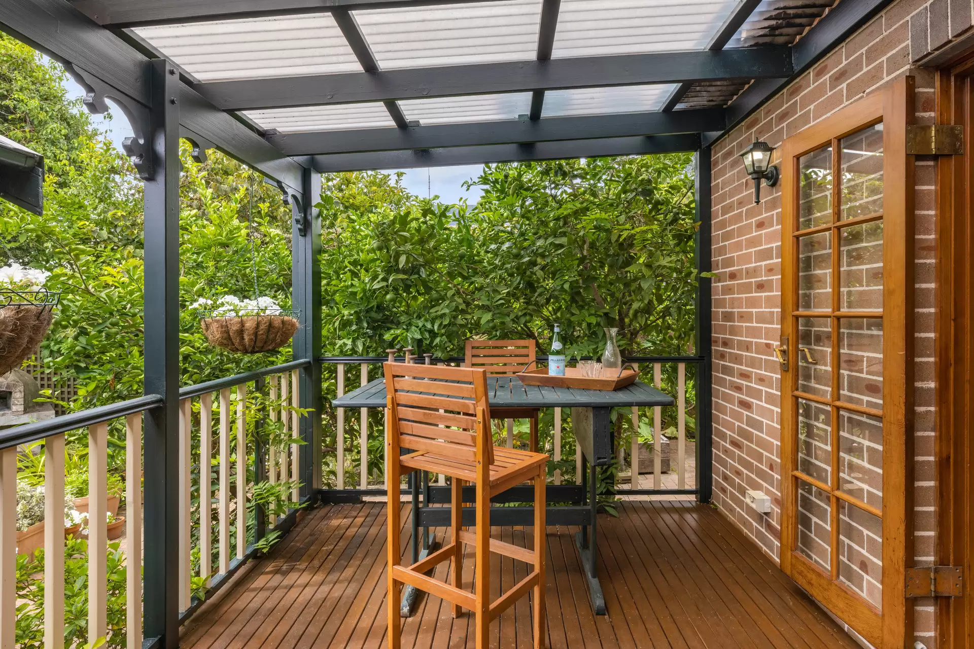 16 Riverside Avenue, Putney Sold by Cassidy Real Estate - image 1