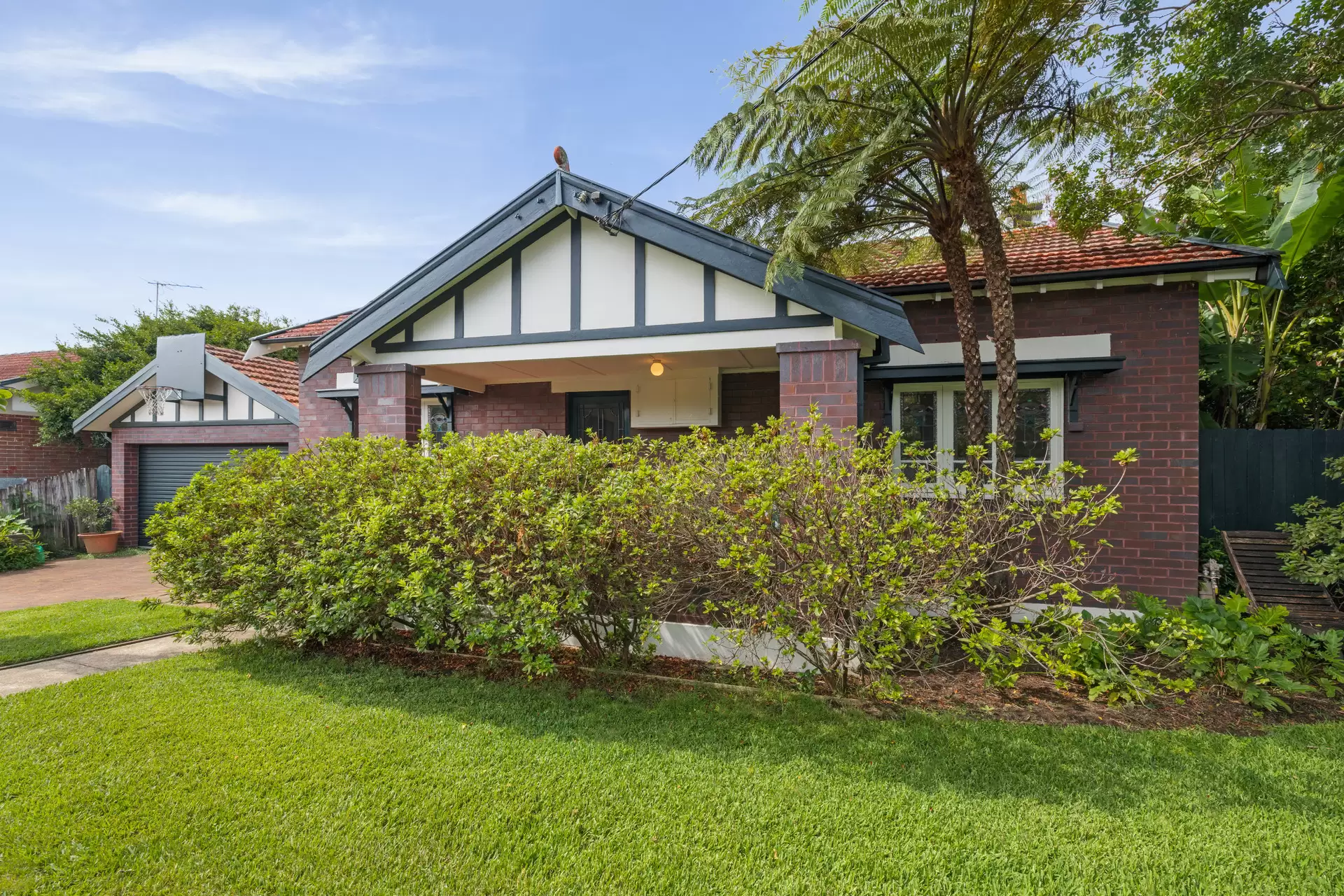 16 Riverside Avenue, Putney Sold by Cassidy Real Estate - image 1