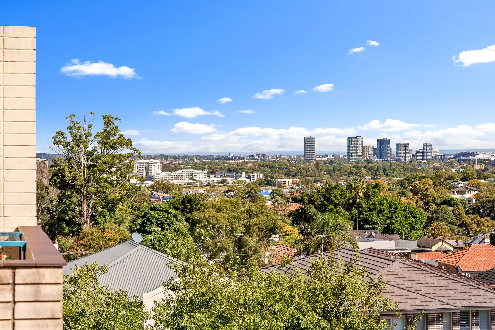11/5 Western Crescent, Gladesville Sold by Cassidy Real Estate - image 1
