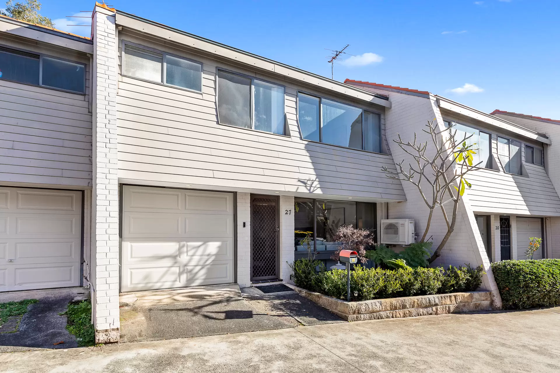 27/10-16 Batemans Road, Gladesville Sold by Cassidy Real Estate - image 1