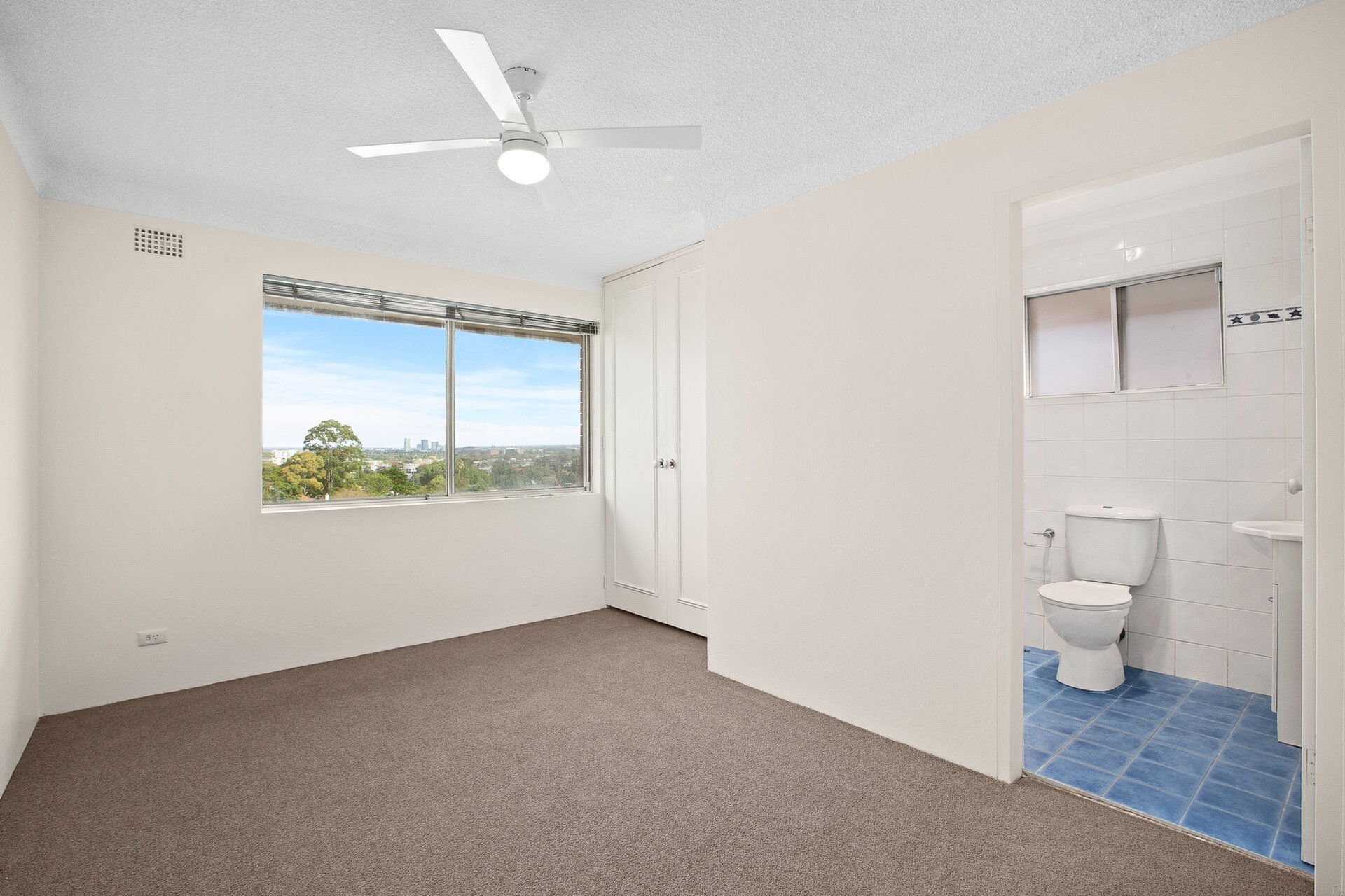 10/3 Western Crescent, Gladesville Sold by Cassidy Real Estate - image 1