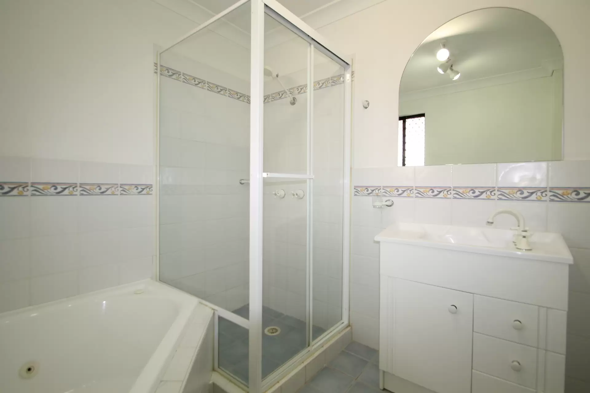 17/56-58 Dobson Crescent, Baulkham Hills Leased by Cassidy Real Estate - image 1