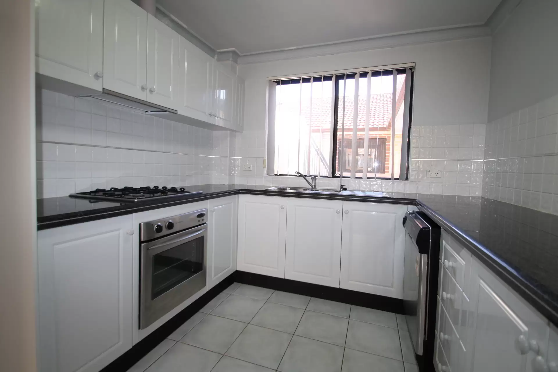 17/56-58 Dobson Crescent, Baulkham Hills Leased by Cassidy Real Estate - image 1