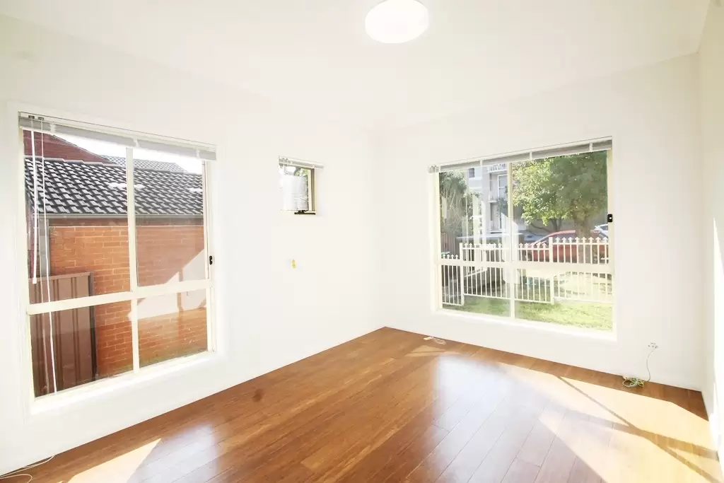 2/10 Punt Road, Gladesville Leased by Cassidy Real Estate - image 1