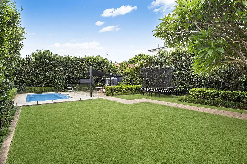 12 Riverside Avenue, Putney Leased by Cassidy Real Estate - image 1