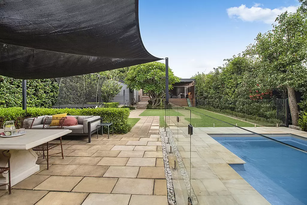 12 Riverside Avenue, Putney Leased by Cassidy Real Estate - image 1