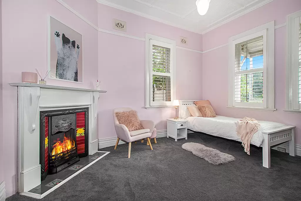 12 Riverside Avenue, Putney Leased by Cassidy Real Estate - image 1
