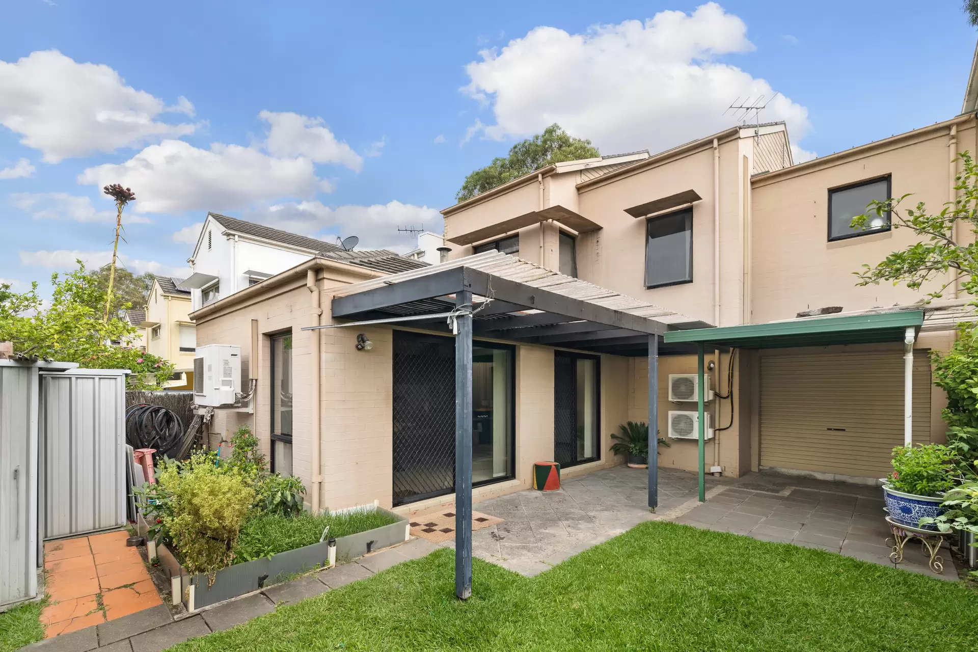 17 O'Neill Avenue, Newington Sold by Cassidy Real Estate - image 1