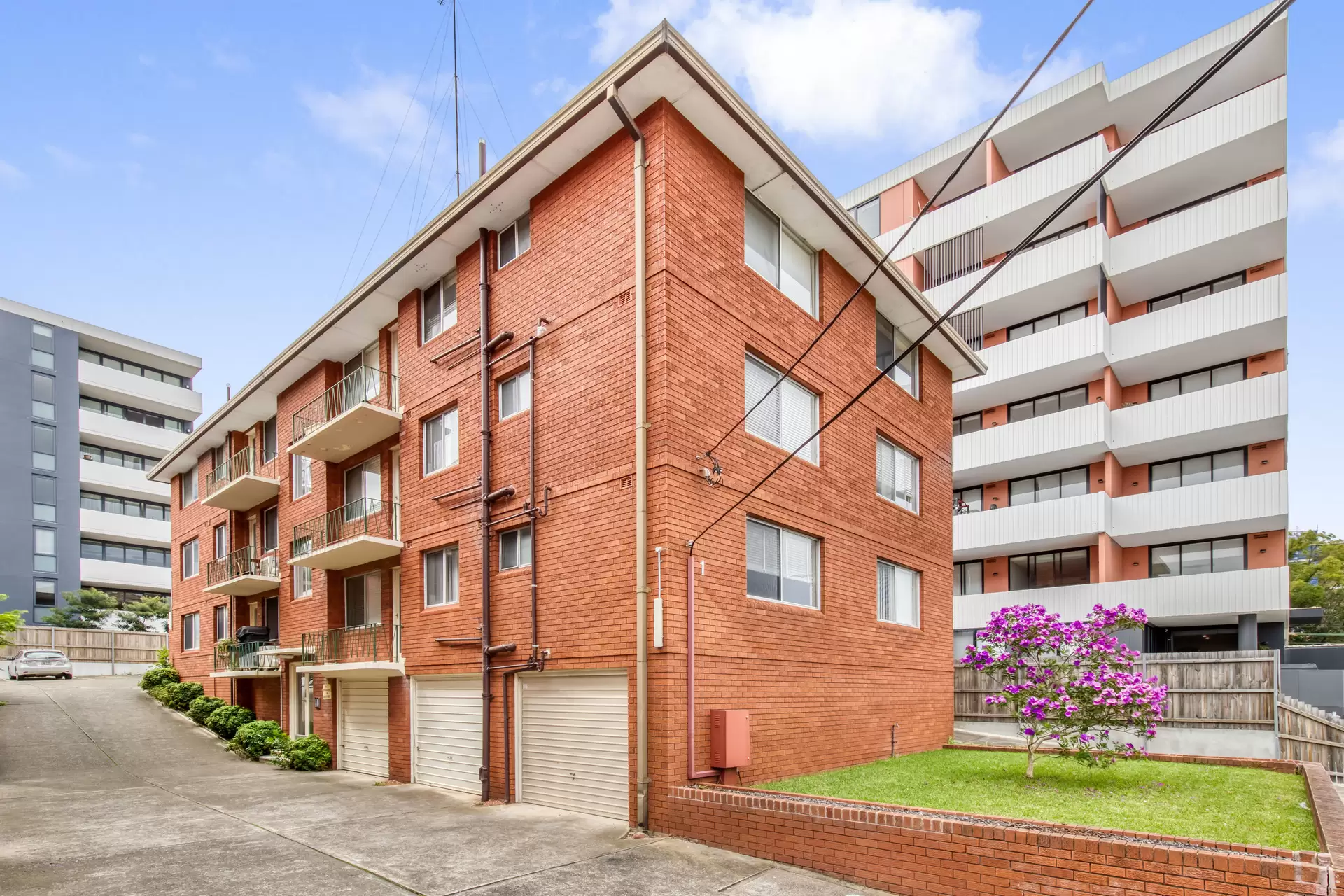 11/1 Western Crescent, Gladesville Leased by Cassidy Real Estate - image 1