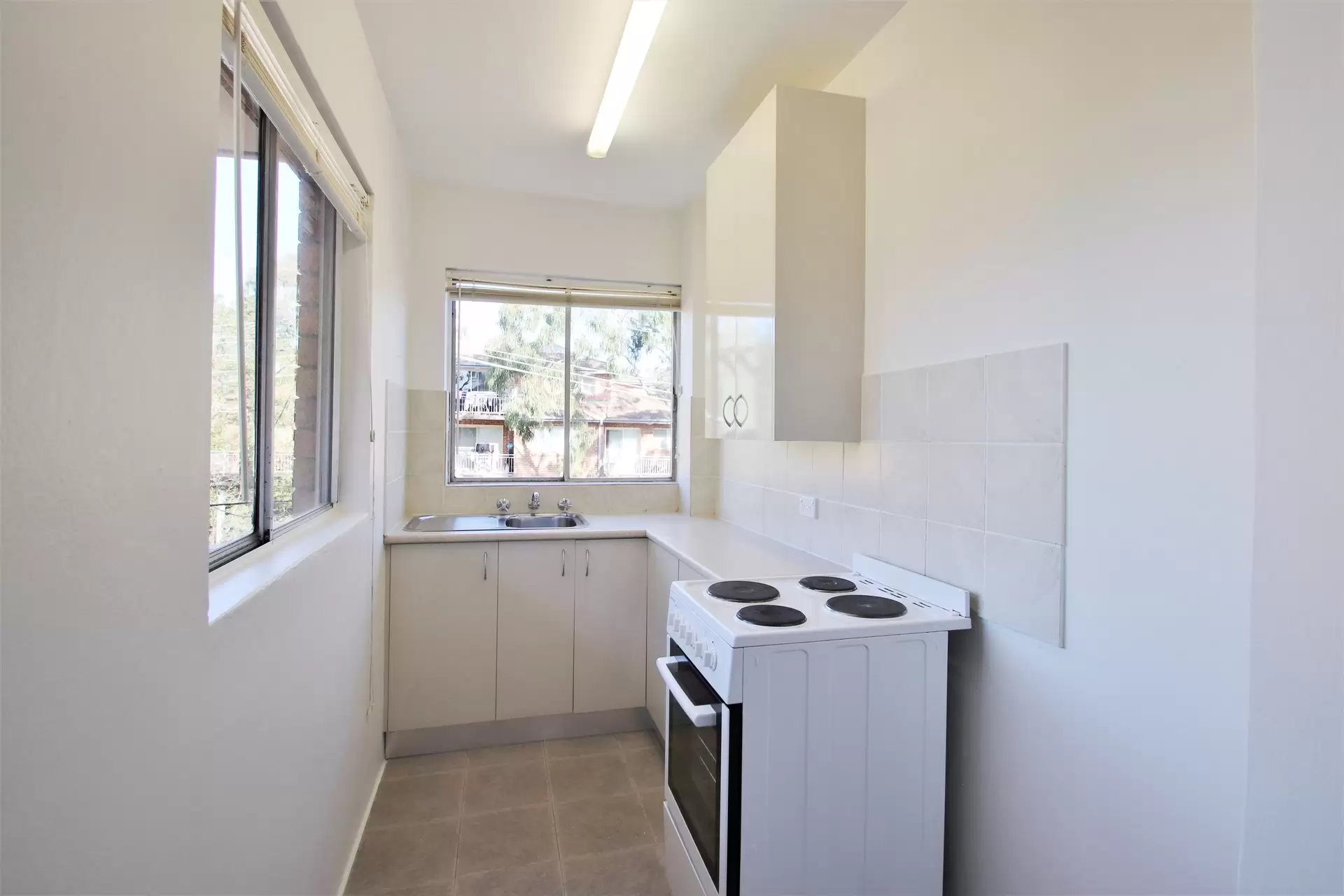 10/18 Ross Street, Gladesville Leased by Cassidy Real Estate - image 1