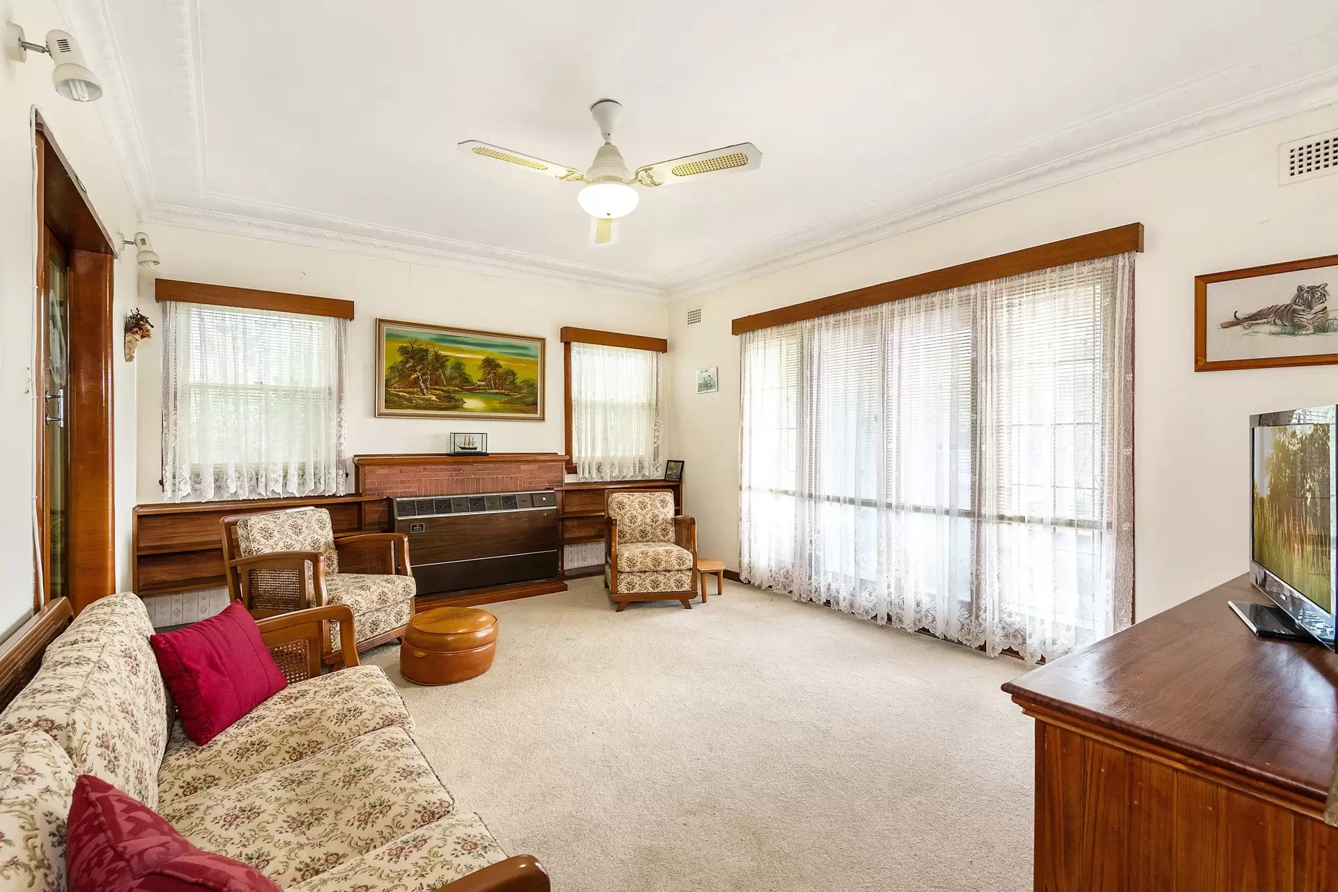 61 Waterview Street, Putney Auction by Cassidy Real Estate - image 1