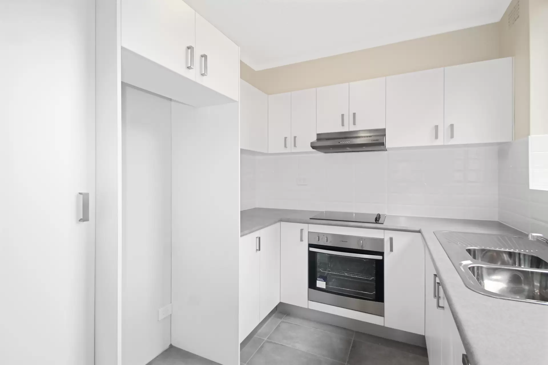 2/22A Amy Street, Regents Park Leased by Cassidy Real Estate - image 1