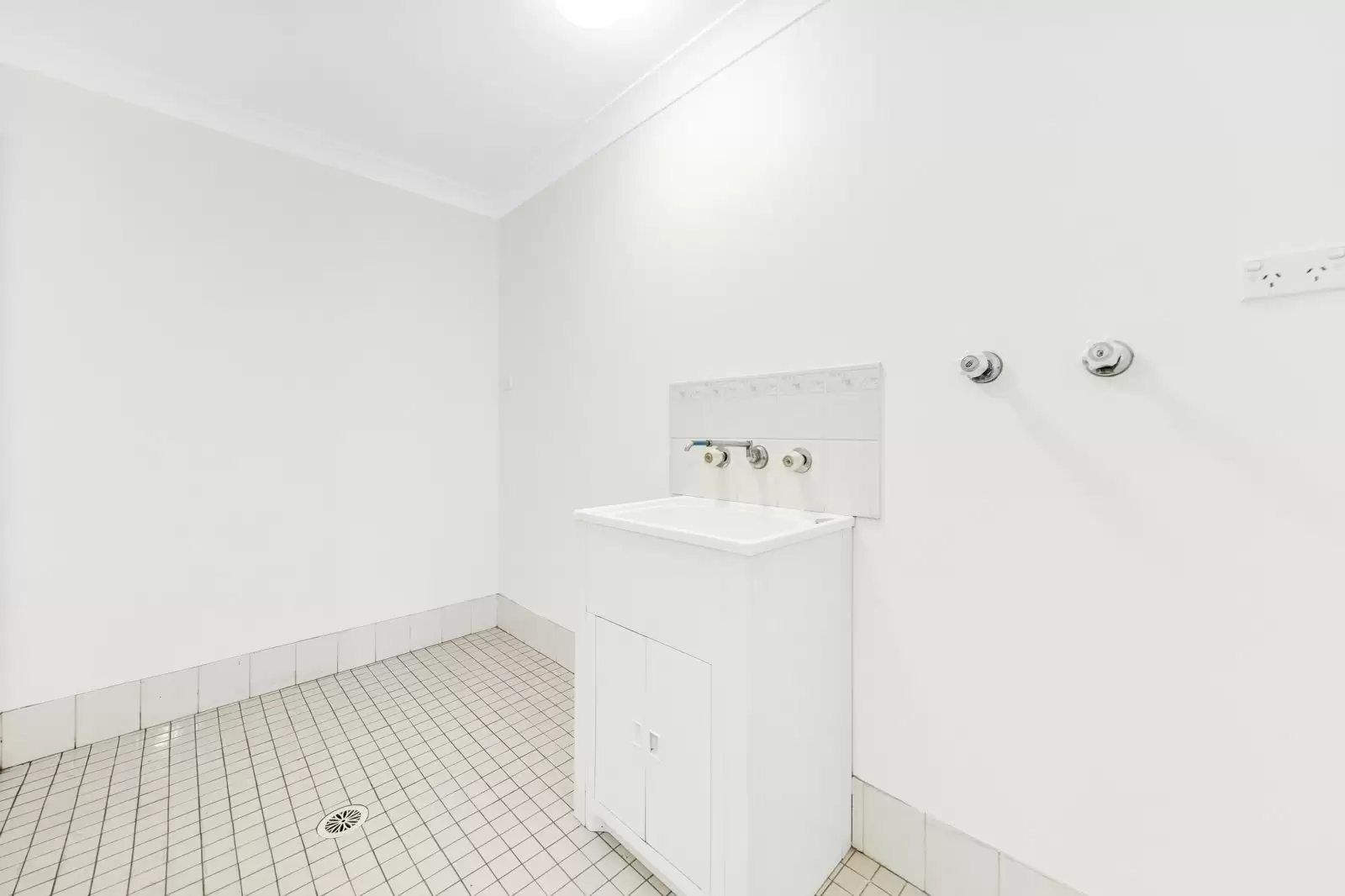1/32 Twin Road, North Ryde For Lease by Cassidy Real Estate - image 1
