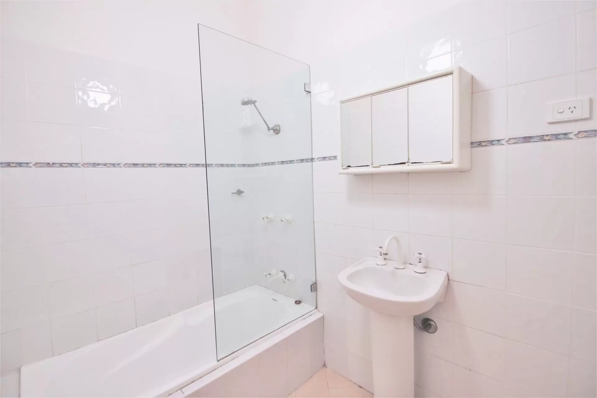 4/30 High Street, North Sydney Leased by Cassidy Real Estate - image 1