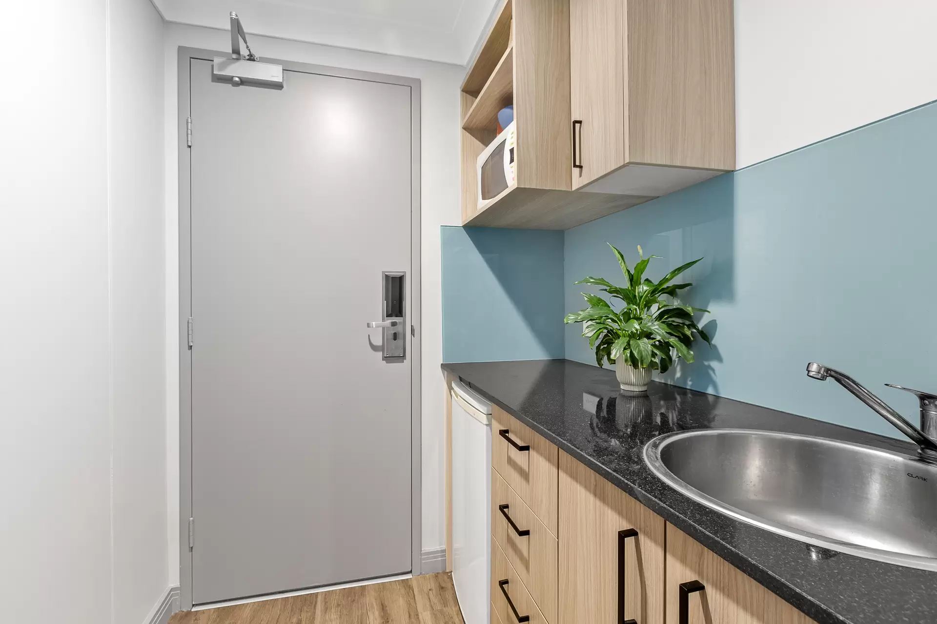 58-62  Delhi Road, Macquarie Park Leased by Cassidy Real Estate - image 1
