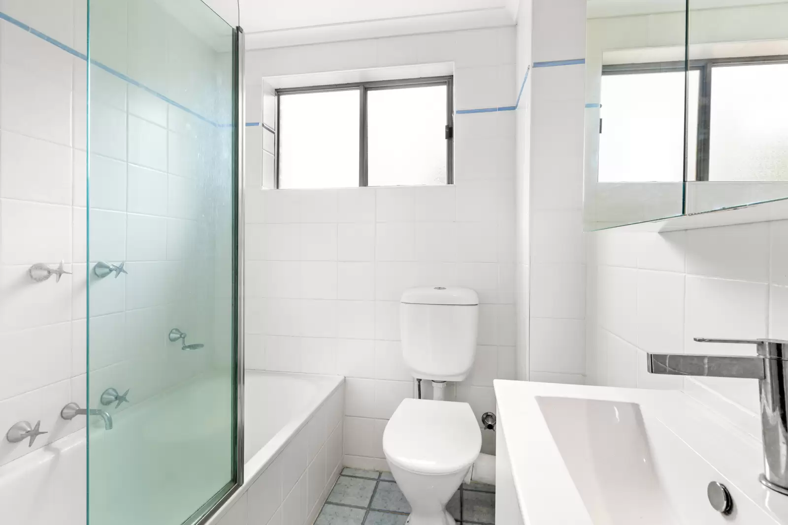 4/9A Cambridge Street, Gladesville Sold by Cassidy Real Estate - image 1