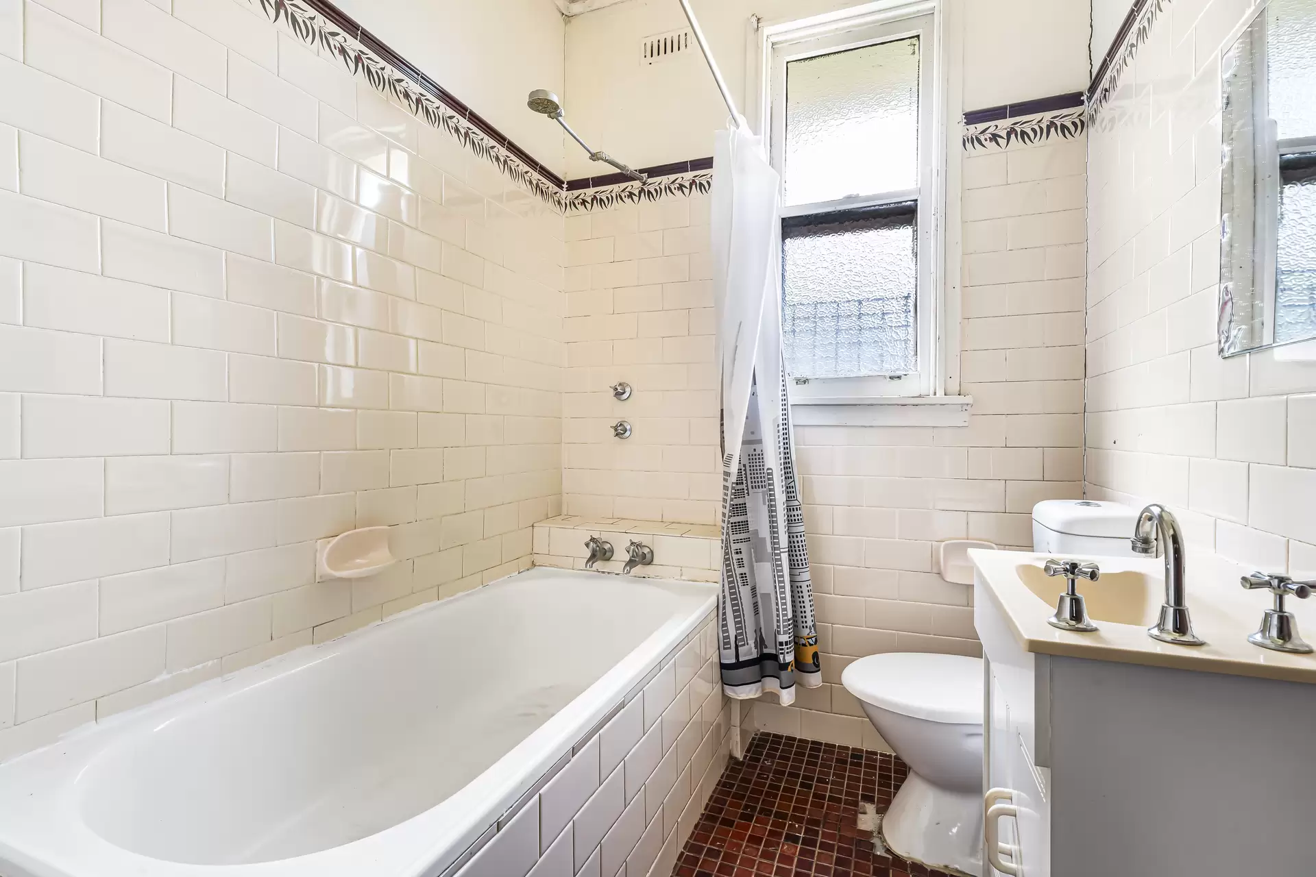 35 Bray Street, Dundas Auction by Cassidy Real Estate - image 1