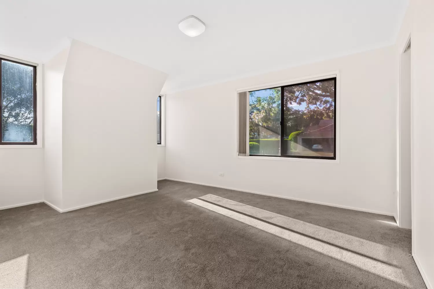 2/45 Pittwater Road, Hunters Hill Leased by Cassidy Real Estate - image 1