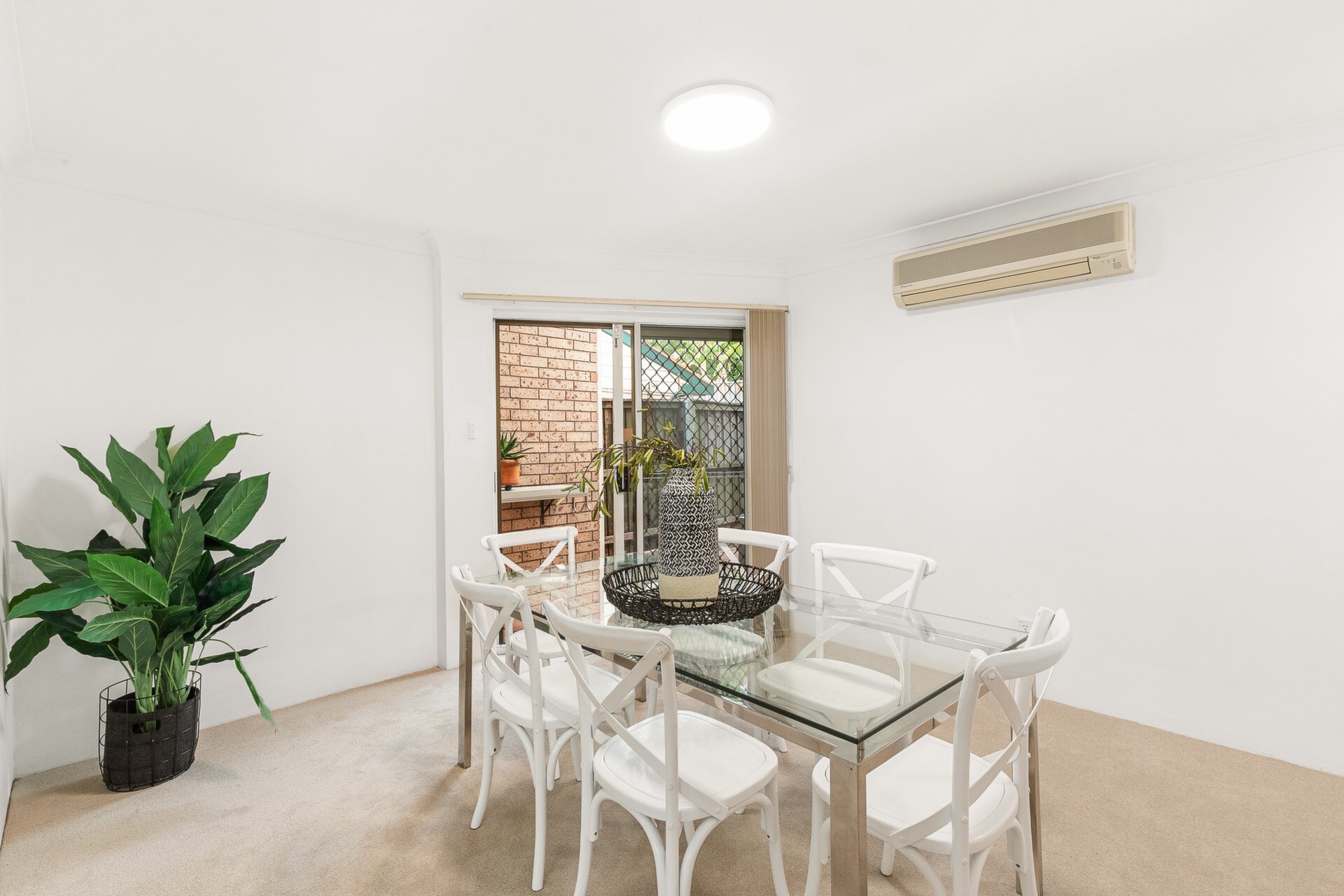 4/12 Small Street, Putney Sold by Cassidy Real Estate - image 1