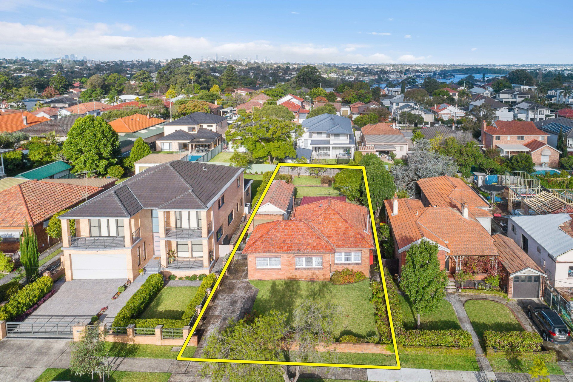 24 Douglas Street, Putney Sold by Cassidy Real Estate - image 1