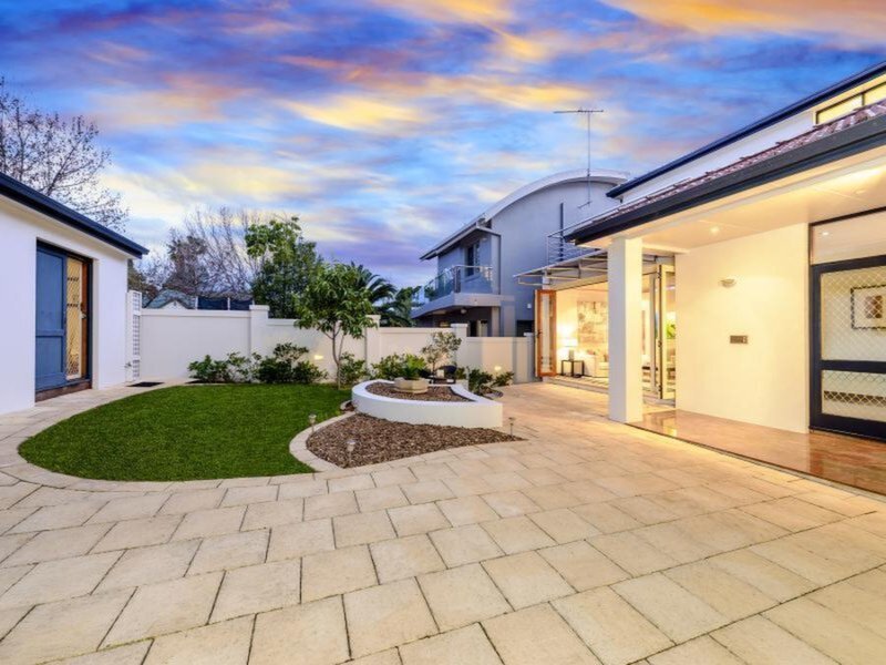 12 Beach Street, Tennyson Point Sold by Cassidy Real Estate - image 1