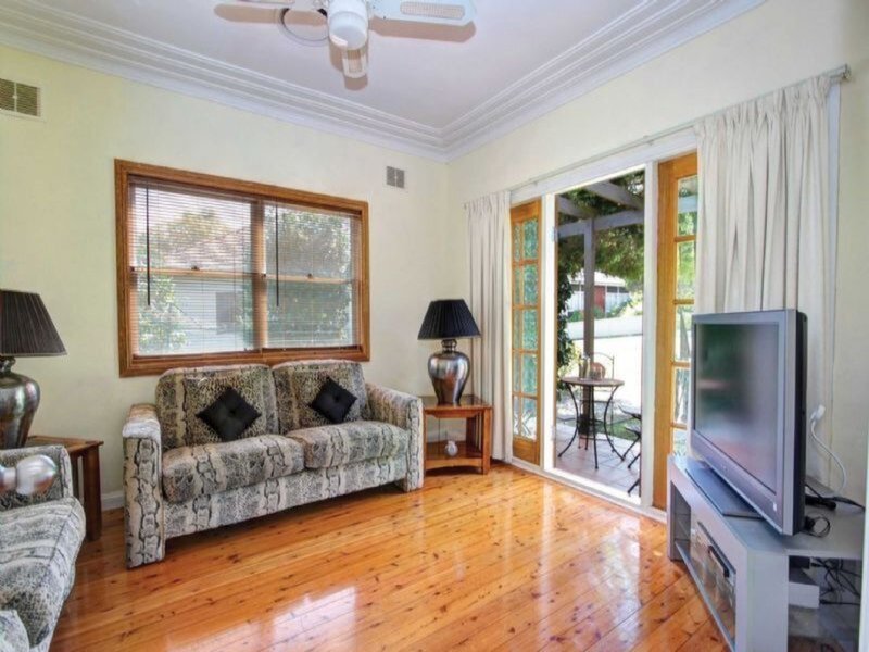 27 Osborne Avenue, Putney Sold by Cassidy Real Estate - image 1